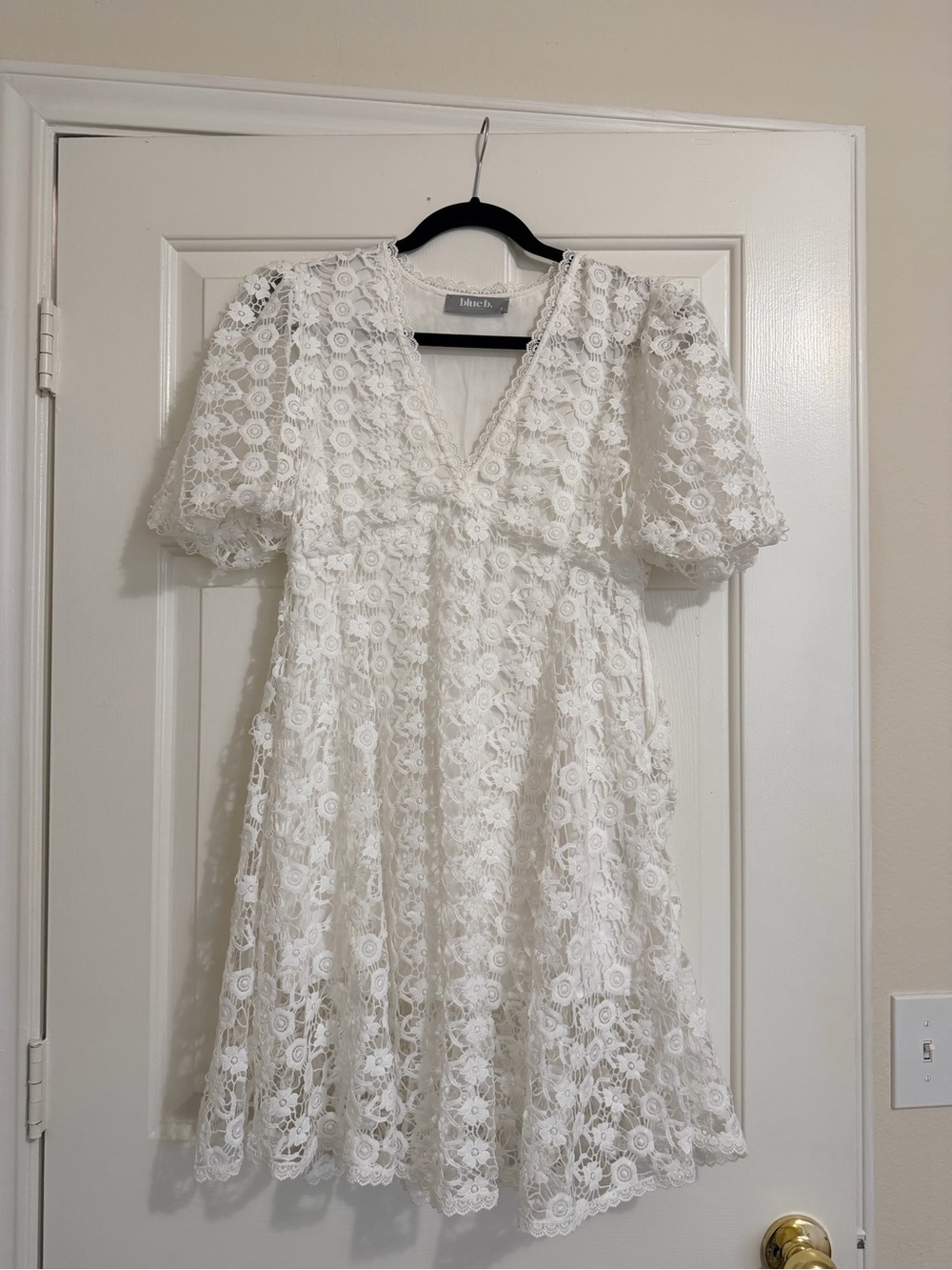 Ivory Floral Lace Midi Dress with Puff Sleeves